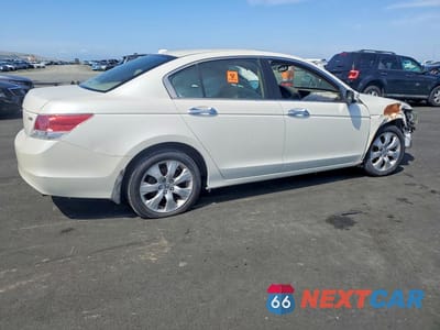 Trzecie zdjęcie samochodu z tyłu: 2006 HONDA ACCORD VIN:1HGCP36828A051322 - miniatura
