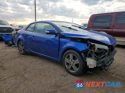 Czwarte zdjęcie samochodu z boku: 2010 KIA FORTE EX VIN:KNAFU6A21A5260118 - miniatura