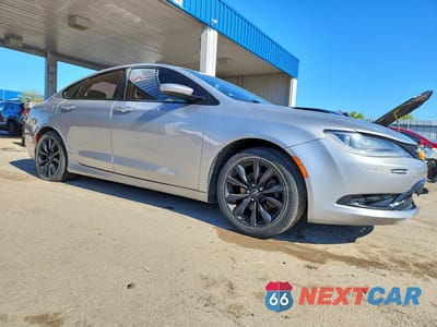 Czwarte zdjęcie samochodu z boku: 2015 CHRYSLER 200 S VIN:1C3CCCBBXFN647039 - miniatura