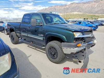 Czwarte zdjęcie samochodu z boku: 2003 CHEVROLET SILVERADO K2500 HEAVY DUTY VIN:1GCHK29123E253249 - miniatura