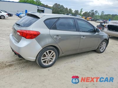 Trzecie zdjęcie samochodu z tyłu: 2012 KIA FORTE EX VIN:KNAFU5A22C5624186 - miniatura