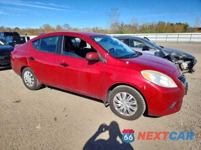 Czwarte zdjęcie samochodu z boku: 2013 NISSAN VERSA 1.6 S VIN:3N1CN7AP5DL875427 - miniatura