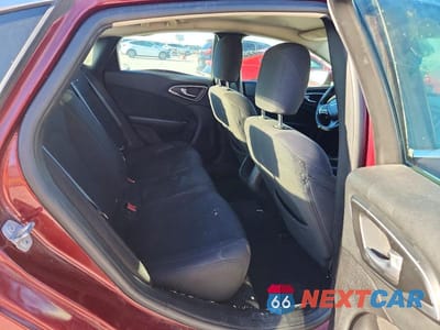 Zdjęcie 10 z 12 samochodu: 2015 CHRYSLER 200 LIMITED VIN:1C3CCCAB4FN665893 - miniatura