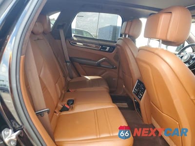 Zdjęcie 11 z 14 samochodu: 2021 PORSCHE CAYENNE GTS VIN:WP1AG2AY3MDA33930 - miniatura
