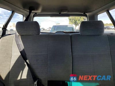 Zdjęcie 10 z 12 samochodu: 2000 SUBARU LEGACY L VIN:4S3BH6354Y7311252 - miniatura