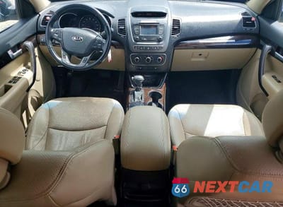 Zdjęcie 8 z 12 samochodu: 2015 KIA SORENTO VIN:5XYKT3A69FG617646 - miniatura