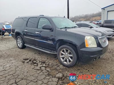 Czwarte zdjęcie samochodu z boku: 2011 GMC YUKON XL DENALI VIN:1GKS2MEF5BR315712 - miniatura