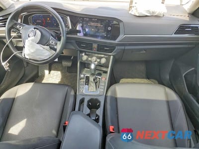 Zdjęcie 8 z 12 samochodu: 2020 VOLKSWAGEN JETTA SEL VIN:3VWEB7BU8LM066898 - miniatura