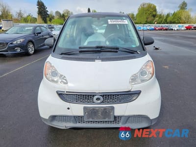 Piąte zdjęcie samochodu w środku: 2013 SMART FORTWO PURE VIN:WMEEJ3BA9DK680406 - miniatura