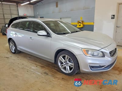 Czwarte zdjęcie samochodu z boku: 2015 VOLVO V60 PREMIER VIN:YV140MEK1F1255062 - miniatura