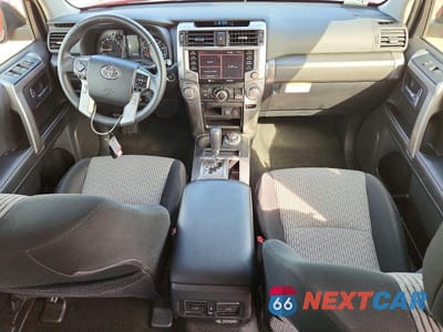 Zdjęcie 8 z 13 samochodu: 2024 TOYOTA 4RUNNER SR5 VIN:JTEMU5JR6R6260652 - miniatura