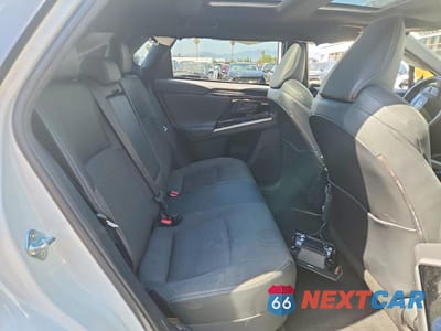 Zdjęcie 11 z 14 samochodu: 2023 TOYOTA BZ4X XLE VIN:JTMAAAAAXPA001093 - miniatura