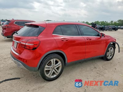 Trzecie zdjęcie samochodu z tyłu: 2020 MERCEDES-BENZ GLA 250 VIN:WDCTG4EB0LU020962 - miniatura