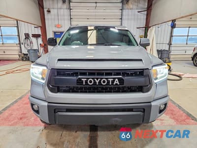 Piąte zdjęcie samochodu w środku: 2017 TOYOTA TUNDRA TRD PRO VIN:5TFUY5F17HX589896 - miniatura