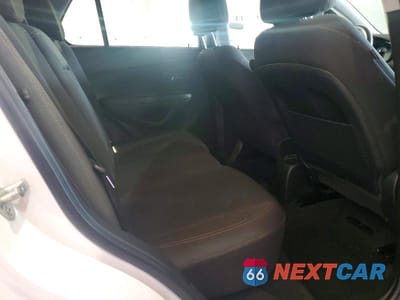 Zdjęcie 11 z 13 samochodu: 2018 CHEVROLET TRAX LS VIN:3GNCJNSB8JL202795 - miniatura