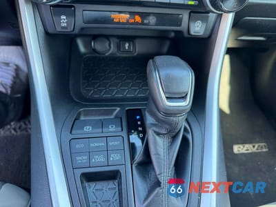 Zdjęcie 12 z 14 samochodu: 2021 TOYOTA RAV4 XLE PREMIUM VIN:2T3A1RFV4MC241684 - miniatura