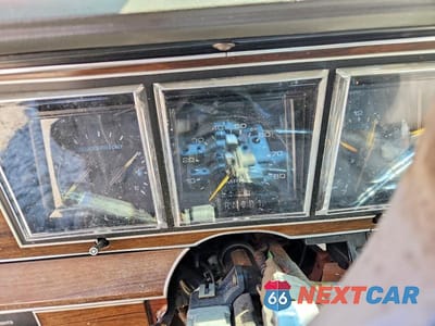 Zdjęcie 9 z 12 samochodu: 1988 LINCOLN TOWN CAR VIN:1LNBM81F9JY623243 - miniatura