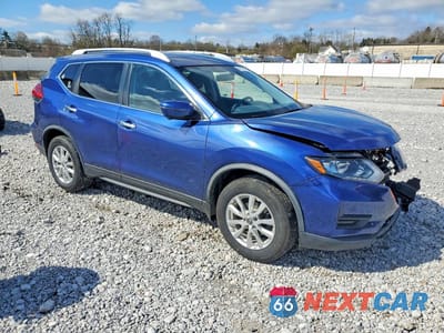 Czwarte zdjęcie samochodu z boku: 2017 NISSAN ROGUE SV VIN:KNMAT2MV6HP612011 - miniatura