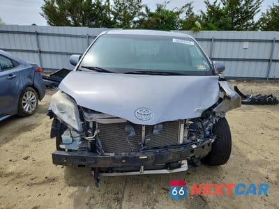 Piąte zdjęcie samochodu w środku: 2015 TOYOTA SIENNA LE VIN:5TDKK3DC2FS550976 - miniatura