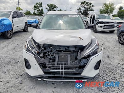 Piąte zdjęcie samochodu w środku: 2022 NISSAN KICKS S VIN:3N1CP5BV9NL517504 - miniatura