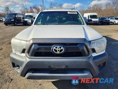 Piąte zdjęcie samochodu w środku: 2015 TOYOTA TACOMA BASE VIN:5TFTX4CN1FX065477 - miniatura