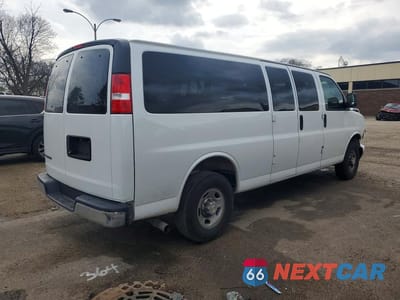 Trzecie zdjęcie samochodu z tyłu: 2025 CHEVROLET EXPRESS VIN:1GAZGPF71S1165061 - miniatura