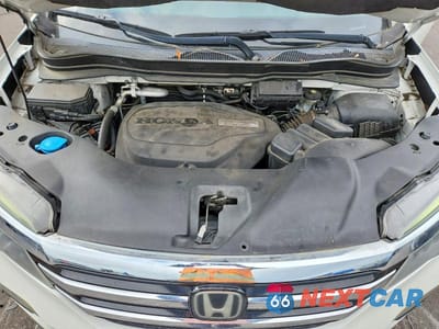 Zdjęcie 12 z 12 samochodu: 2017 HONDA PILOT TOURING VIN:5FNYF5H97HB036542 - miniatura