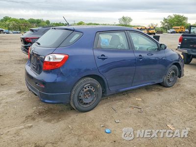 Trzecie zdjęcie samochodu z tyłu: 2010 TOYOTA MATRIX BASE VIN:2T1KU4EE6AC353150 - miniatura