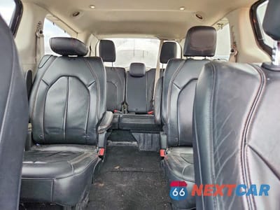 Zdjęcie 10 z 13 samochodu: 2018 CHRYSLER PACIFICA TOURING L VIN:2C4RC1BG3JR124110 - miniatura
