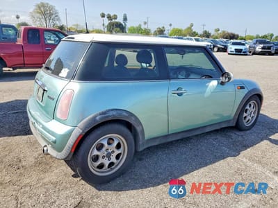Trzecie zdjęcie samochodu z tyłu: 2003 MINI COOPER VIN:WMWRC33423TE15662 - miniatura