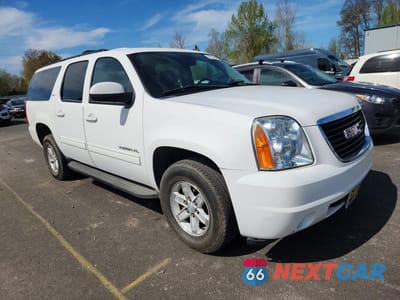 Czwarte zdjęcie samochodu z boku: 2013 GMC YUKON XL K1500 SLT VIN:1GKS2KE77DR221590 - miniatura