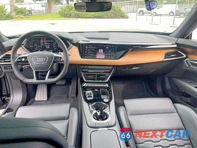 Zdjęcie 9 z 10 samochodu: 2024 AUDI E-TRON GT PREMIUM PLUS VIN:WAUFJBFW9R7003317 - miniatura