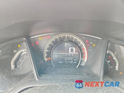 Zdjęcie 9 z 12 samochodu: 2017 HONDA CIVIC LX VIN:SHHFK7H28HU202342 - miniatura