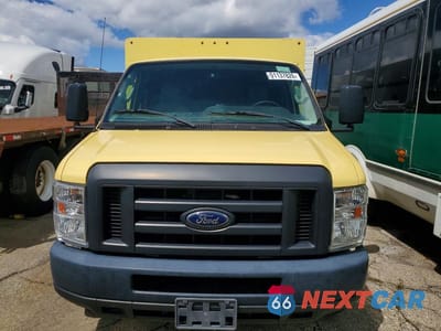 Piąte zdjęcie samochodu w środku: 2019 FORD ECONOLINE E450 SUPER DUTY CUTAWAY VAN VIN:1FDXE4FS1KDC52265 - miniatura