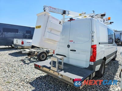 Czwarte zdjęcie samochodu z boku: 2024 MERCEDES-BENZ SPRINTER 3500 XD VAN WITH BUCKET LIFT VIN:W1Y8NB3Y8RT164105 - miniatura