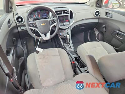 Zdjęcie 8 z 12 samochodu: 2020 CHEVROLET SONIC VIN:1G1JG6SB4L4118513 - miniatura