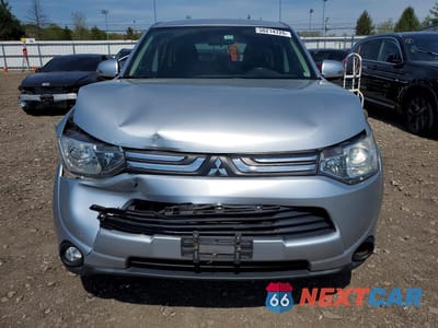 Piąte zdjęcie samochodu w środku: 2014 MITSUBISHI OUTLANDER SE VIN:JA4AD3A33EZ013180 - miniatura