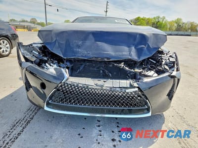 Piąte zdjęcie samochodu w środku: 2018 LEXUS LC 500 BASE VIN:JTHHP5AY0JA005290 - miniatura