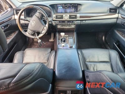 Zdjęcie 8 z 12 samochodu: 2013 LEXUS LS 460 VIN:JTHBL5EF1D5123548 - miniatura