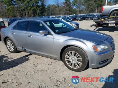 Czwarte zdjęcie samochodu z boku: 2014 CHRYSLER 300 VIN:2C3CCARG6EH352890 - miniatura