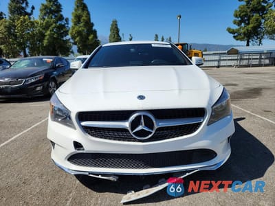 Piąte zdjęcie samochodu w środku: 2019 MERCEDES-BENZ CLA 250 VIN:WDDSJ4EB5KN719537 - miniatura