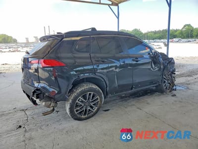 Trzecie zdjęcie samochodu z tyłu: 2026 TOYOTA COROLLA CROSS XLE VIN:7MUDAABGXTV153359 - miniatura