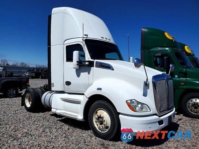 2014 KENWORTH T680 SEMI TRUCK 1XKYA48X4EJ403204 - główne zdjęcie licytacji z USA - miniatura