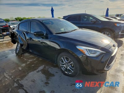 Czwarte zdjęcie samochodu z boku: 2019 TOYOTA YARIS XLE VIN:3MYDLBYV8KY507422 - miniatura
