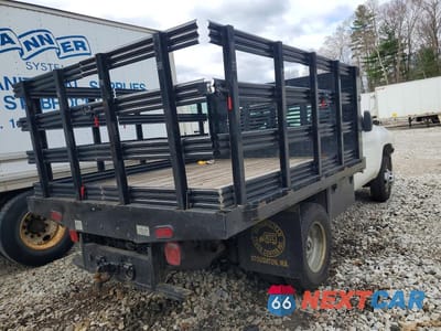 Trzecie zdjęcie samochodu z tyłu: 2012 CHEVROLET SILVERADO FLATBED TRUCK VIN:1GB3KZCG9CF149212 - miniatura