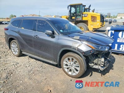 Czwarte zdjęcie samochodu z boku: 2023 TOYOTA HIGHLANDER HYBRID LIMITED VIN:5TDXBRCH2PS120601 - miniatura