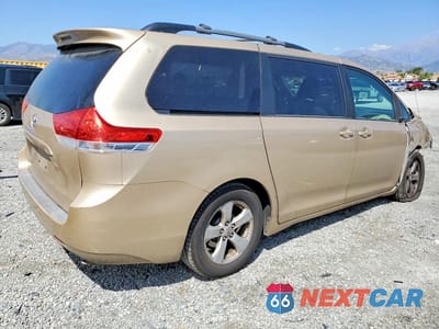 Trzecie zdjęcie samochodu z tyłu: 2011 TOYOTA SIENNA LE VIN:5TDKK3DC8BS170471 - miniatura