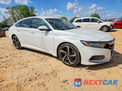 Czwarte zdjęcie samochodu z boku: 2020 HONDA ACCORD SPORT VIN:1HGCV1F32LA033667 - miniatura