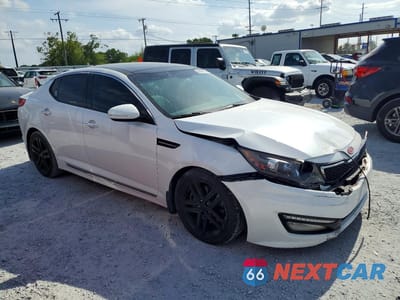 Czwarte zdjęcie samochodu z boku: 2013 KIA OPTIMA SX VIN:5XXGR4A62DG163428 - miniatura