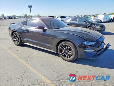 Czwarte zdjęcie samochodu z boku: 2020 FORD MUSTANG GT VIN:1FA6P8CF6L5136327 - miniatura
